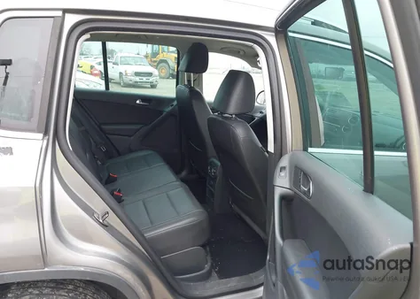 2010 Volkswagen Tiguan Wolfsburg Edition z USA, uszkodzony, nr VIN WVGAV7AX7AW001649